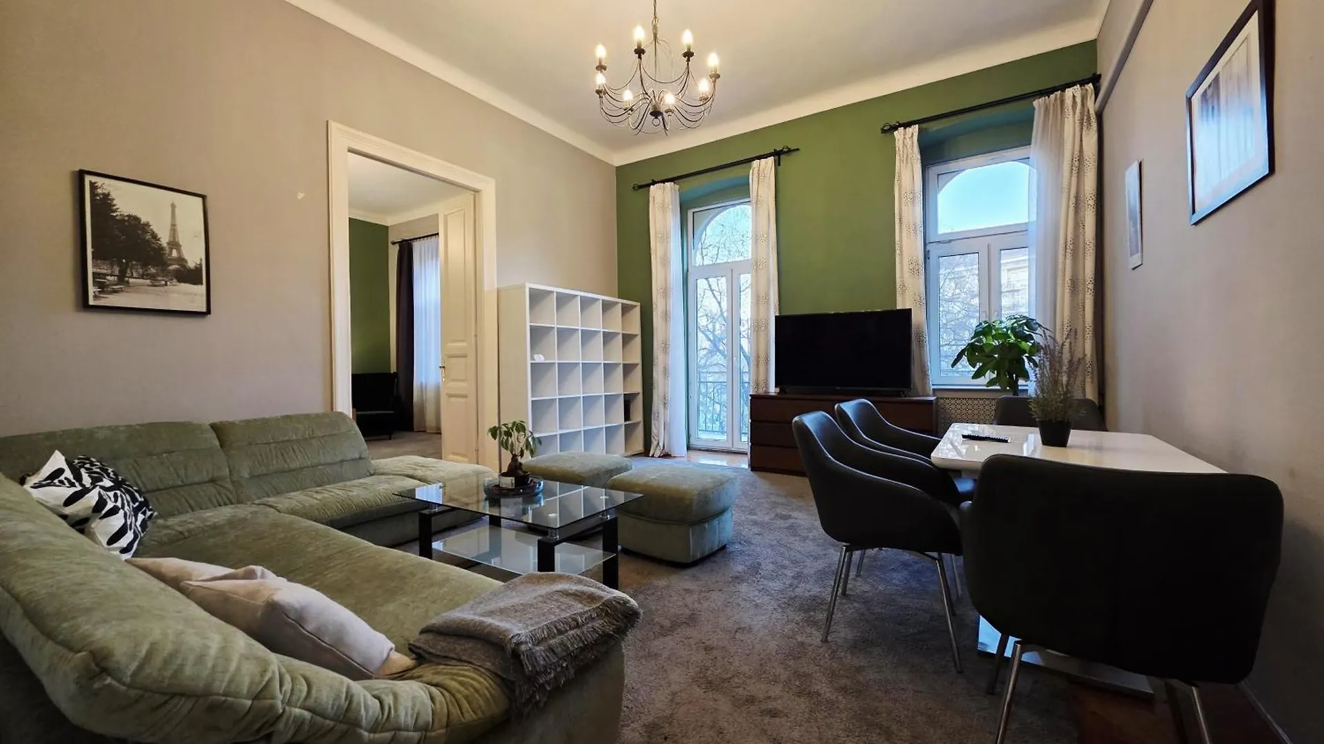 Maison Lumiere Buda - Near M2 Metro Budapest Hungary